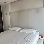 شقة Luxury Escape With Stunning Sea View دراس