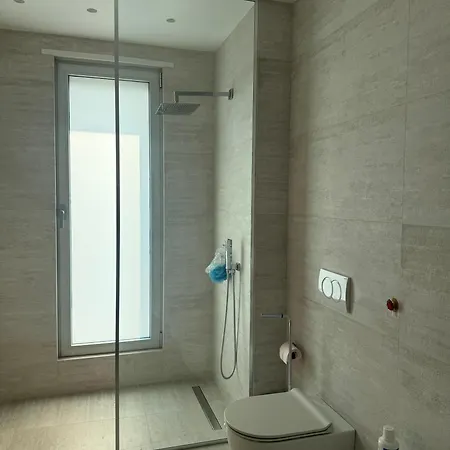 Luxury Escape With Stunning Sea View Durrës