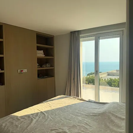 Luxury Escape With Stunning Sea View *