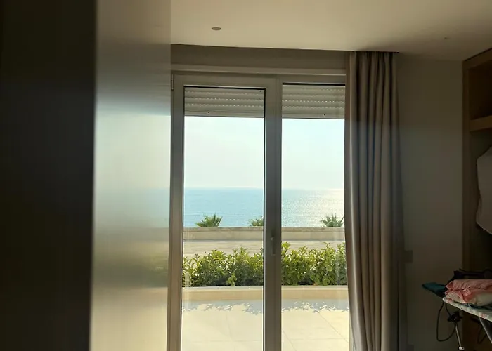 Luxury Escape With Stunning Sea View *